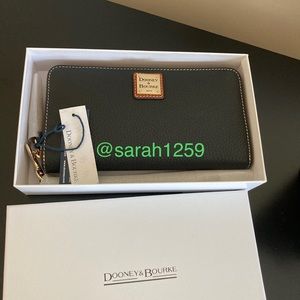 Dooney and bourke wallet black leather